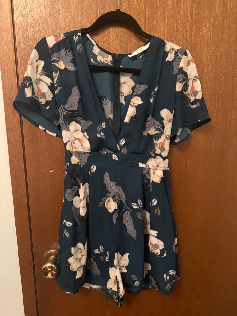 ASTR Romper - Picture 2 of 4
